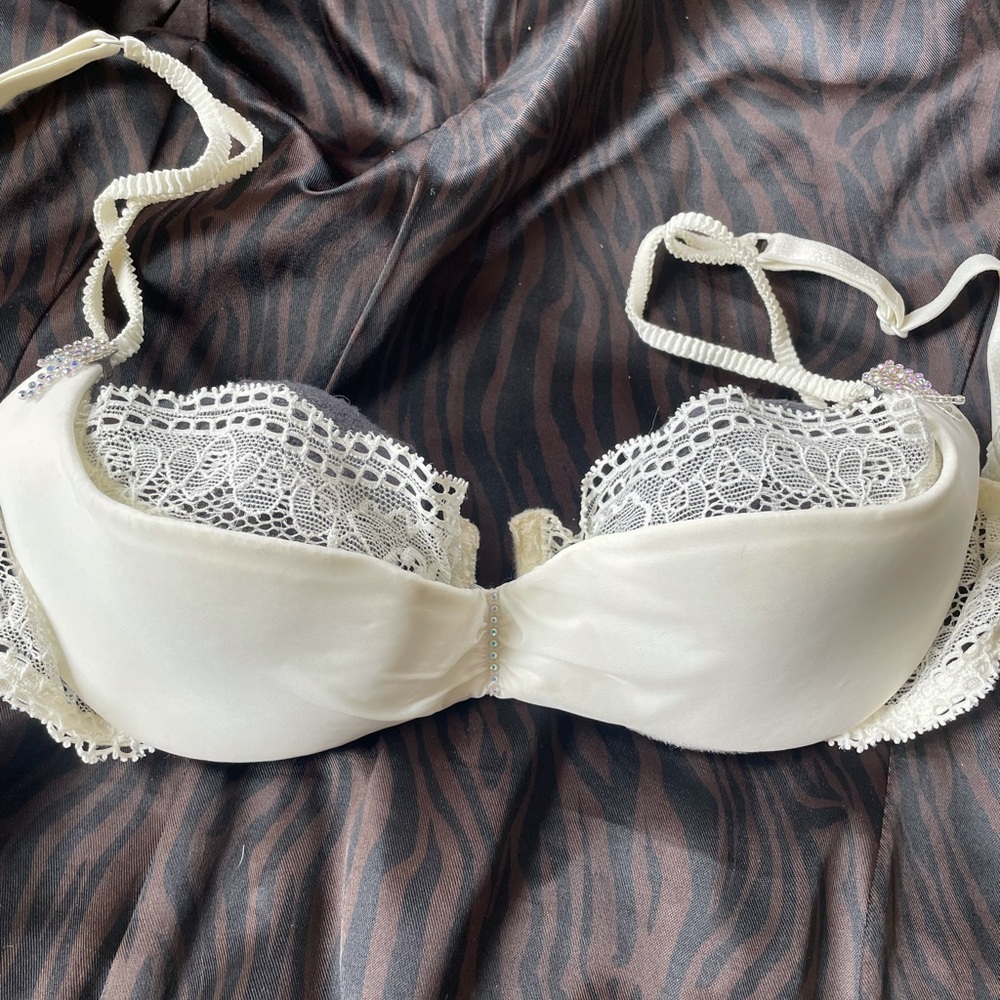 Designer French lingerie • size 34A • Demi-cup